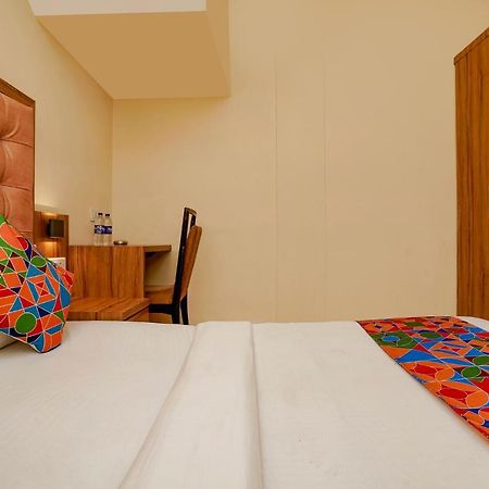 מומביי Fabexpress Emerald Inn מראה חיצוני תמונה
